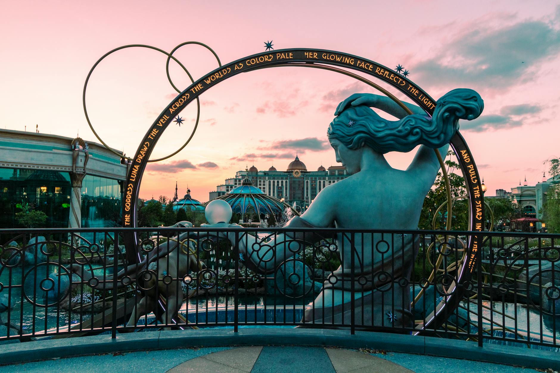 Best Time to Visit Orlando Theme Parks: Month-by-Month Guide (2026)