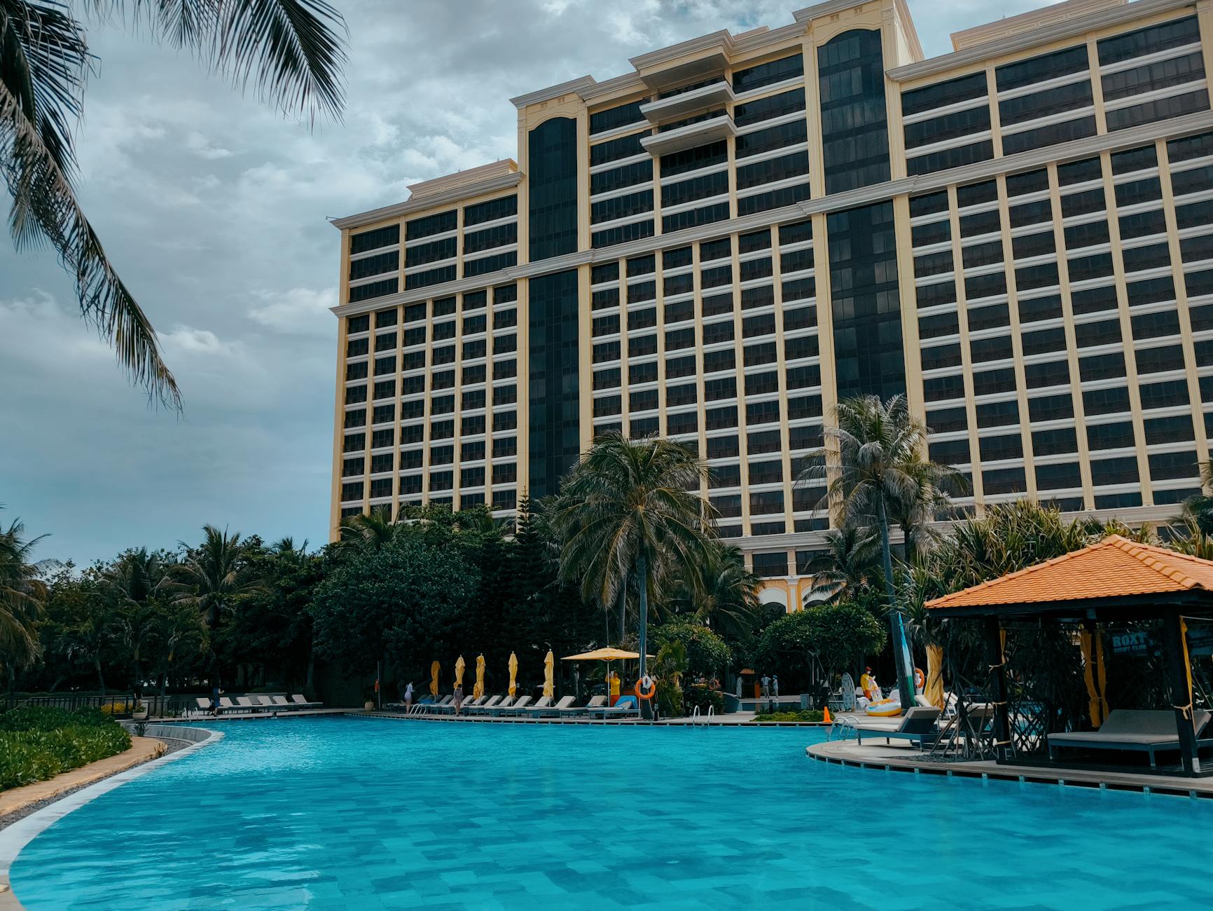 Universal hotel resort exterior pool